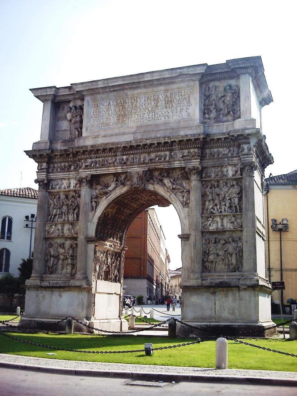 Hotel Antiche Terme Benevento Buitenkant foto